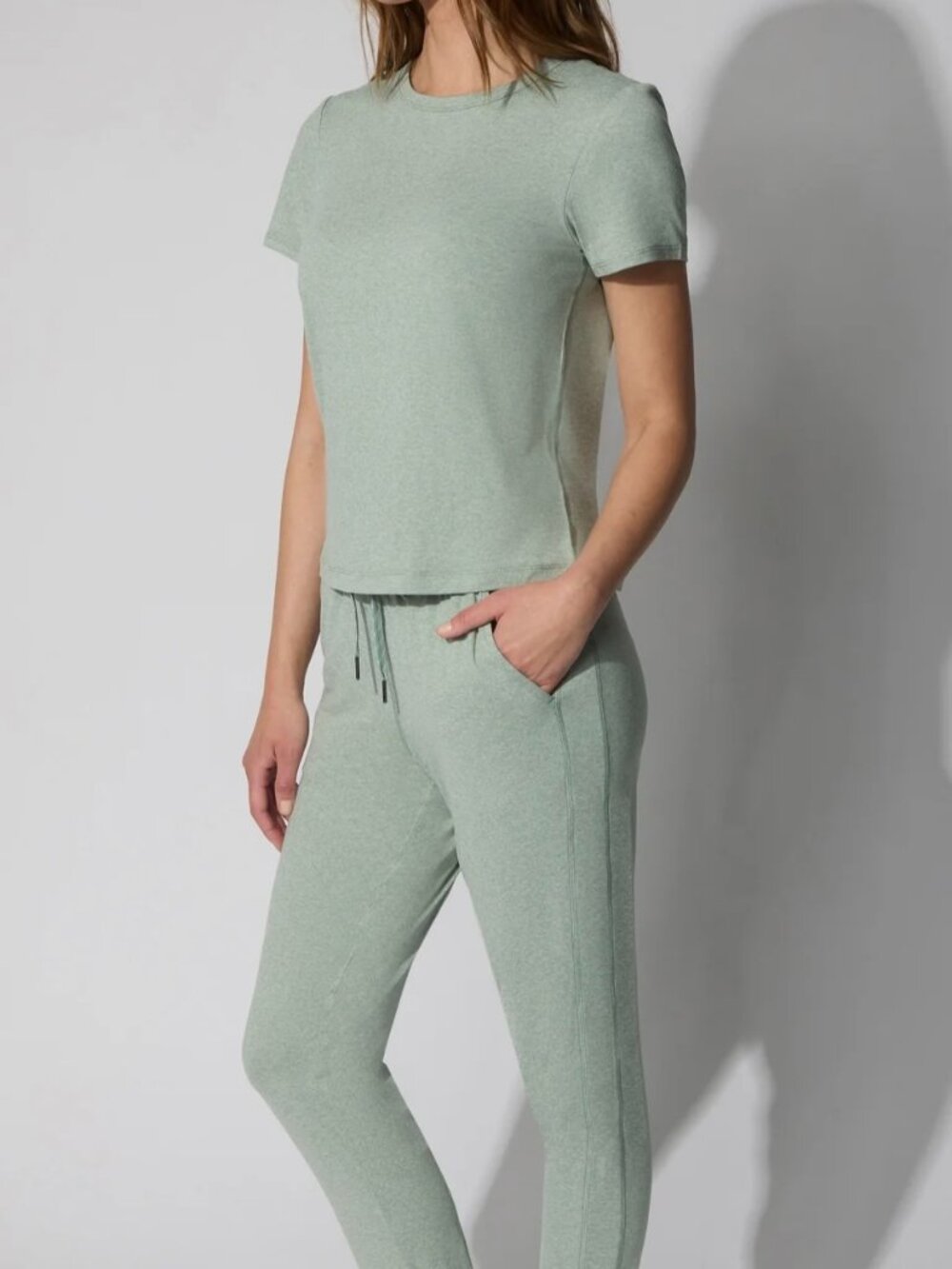 NWT - Yogalicious Cationic Jersey Bare Essence T-Shirt and Low Key Jogger Set